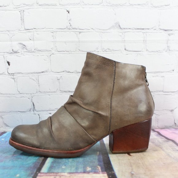 Kork-Ease Shoes - Kork Ease Kissel Brown Leather Ruched Back Zip Ankle Booties Size US 8.5